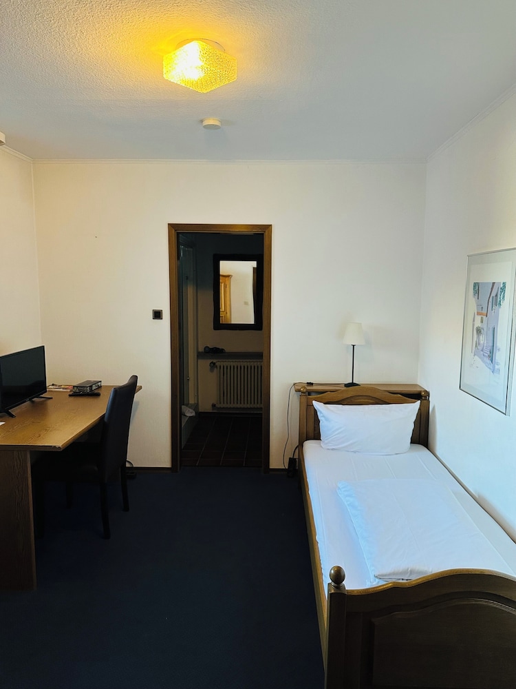 Basic Single Room photo 1