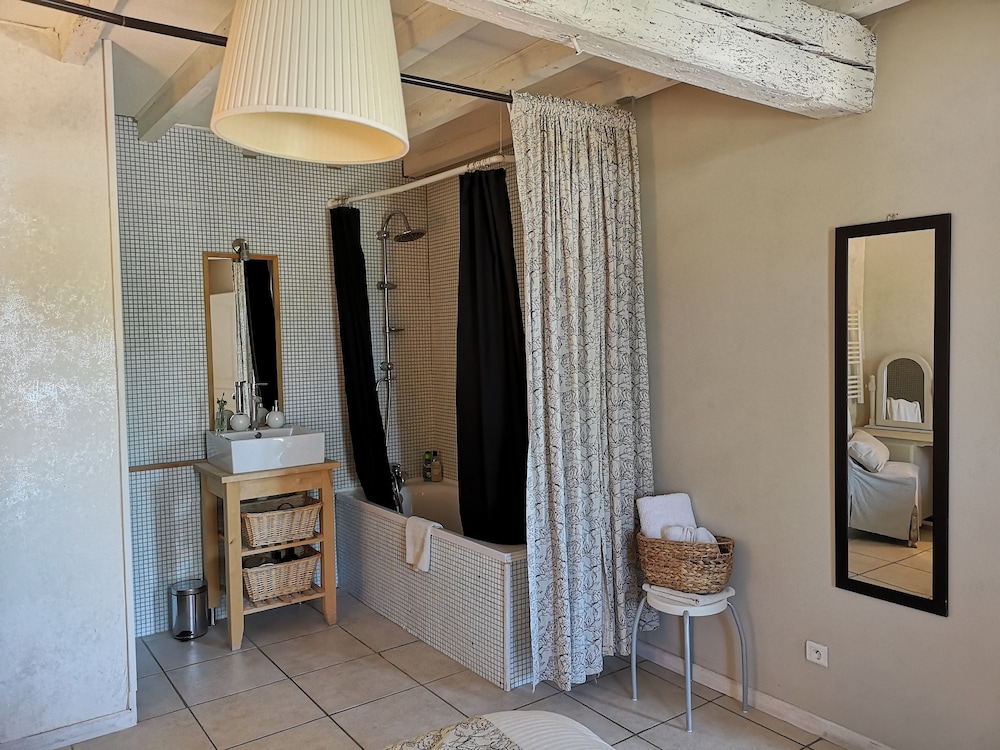 Double Room (Jasmine) photo 2