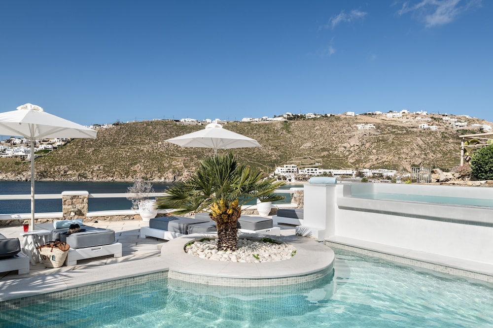 Executive Suite, Jetted Tub, Sea View with Private pool - Photo 14