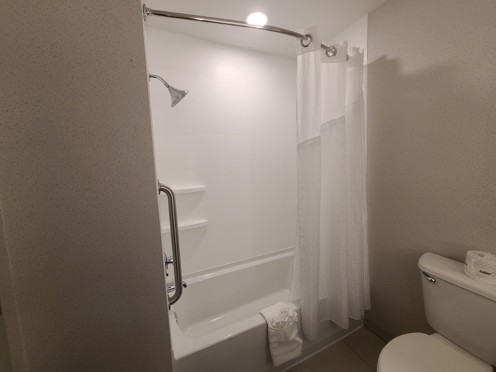 Suite, 2 Queen Beds - Photo 7