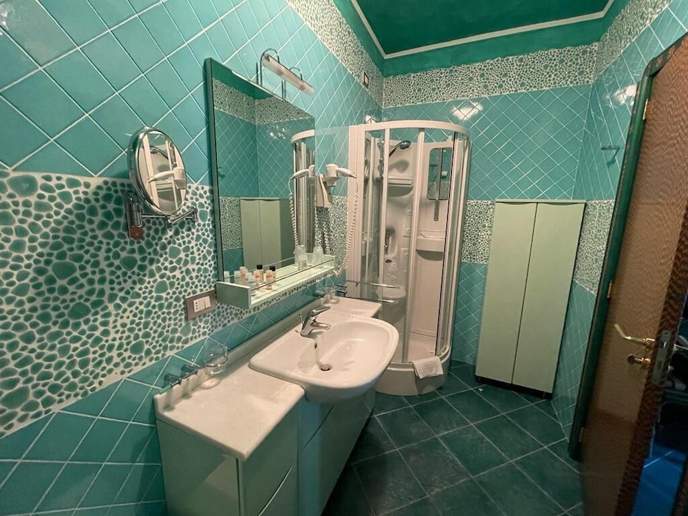 Comfort Room photo 3