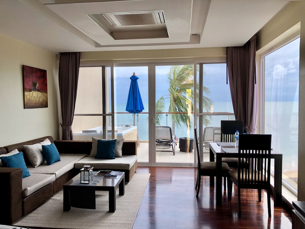Jacuzzi Suite - Photo 7