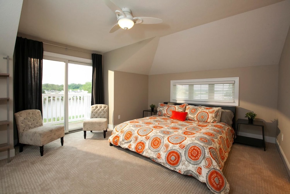 Condo, 4 Bedrooms, Hot Tub, Lake View photo 1