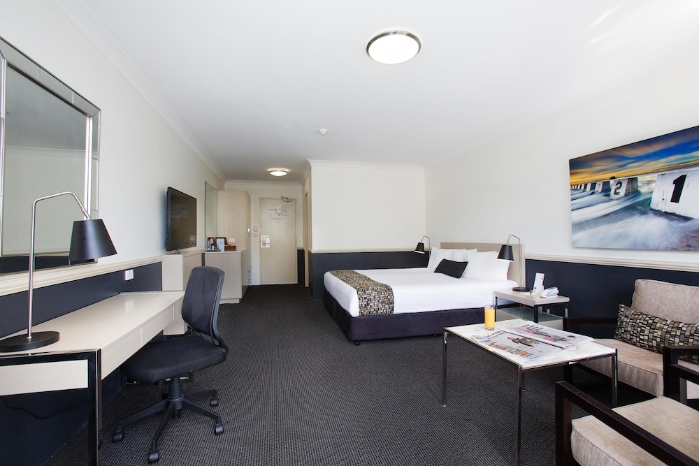 Superior Room, 1 King Bed, Non Smoking - Photo 2