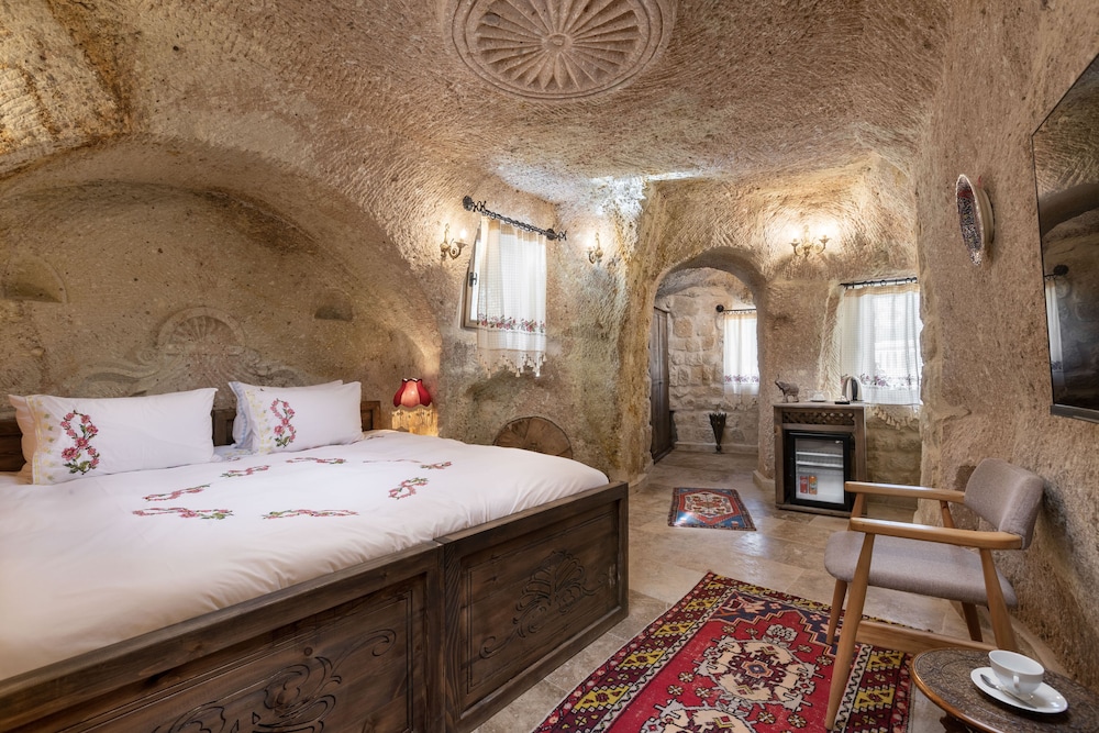 Deluxe Suite - Photo 14