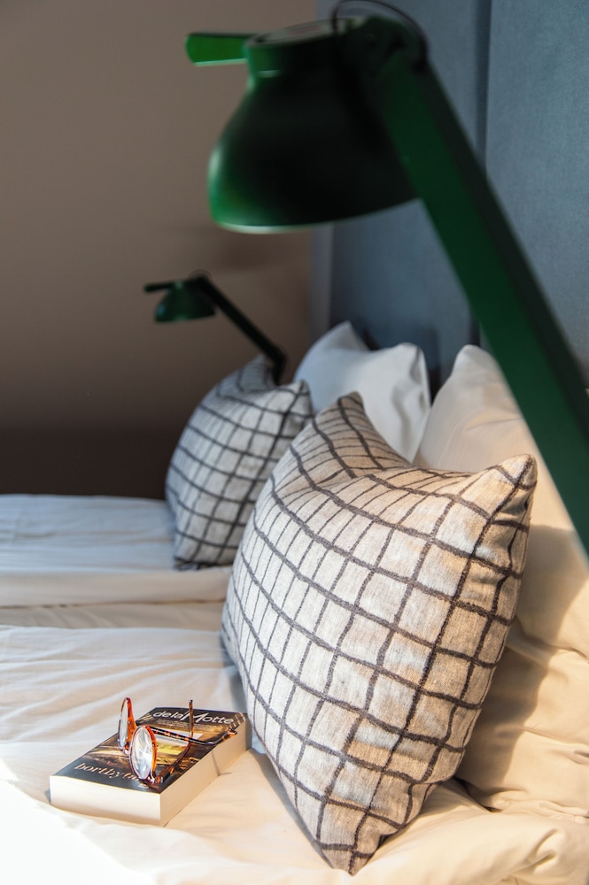 Double Room - Photo 15