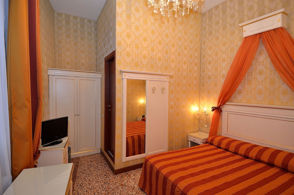 Classic Double Room photo 1