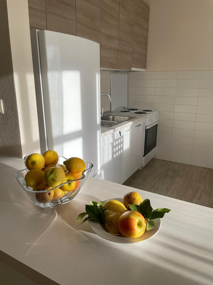 Comfort Apartment, 2 Bedrooms, Sea View, Sea Facing (Upper Floor) photo 3