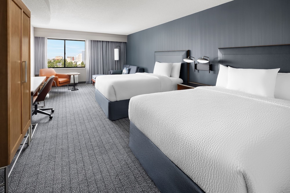 Room, Multiple Beds, Non Smoking photo 1