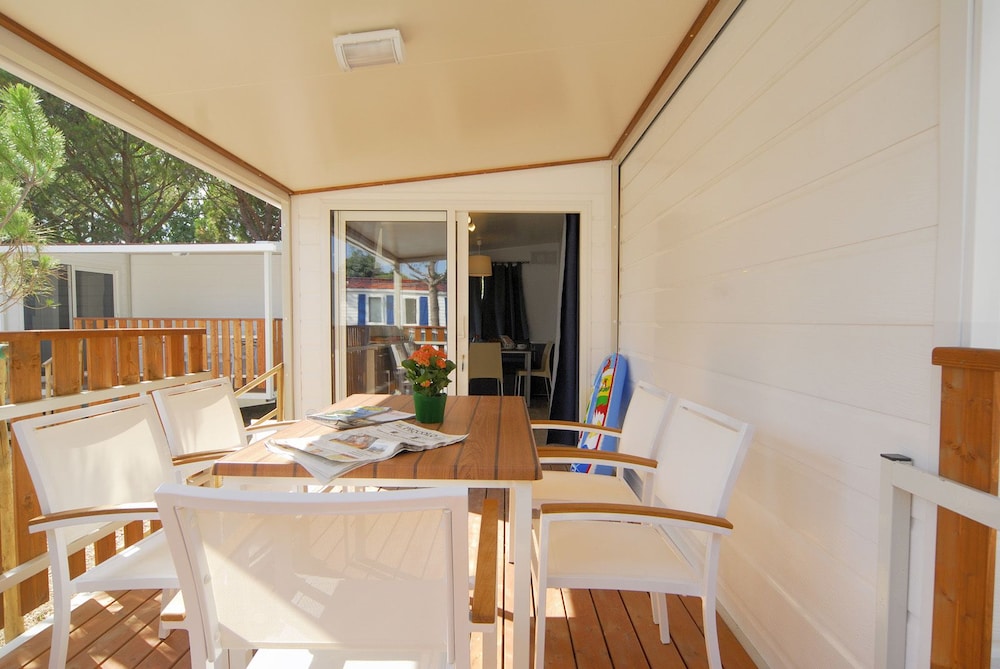 Standard Mobile Home, 2 Bedrooms (Beach Access Included) photo 2