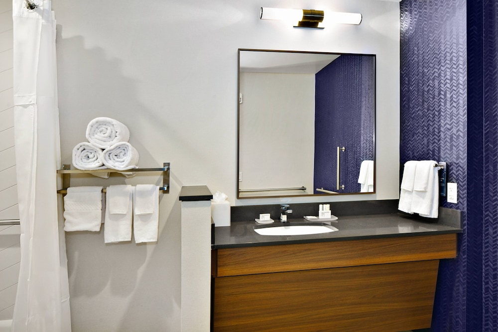 Room, 2 Queen Beds (Mobility Accessible, Tub) - Photo 4