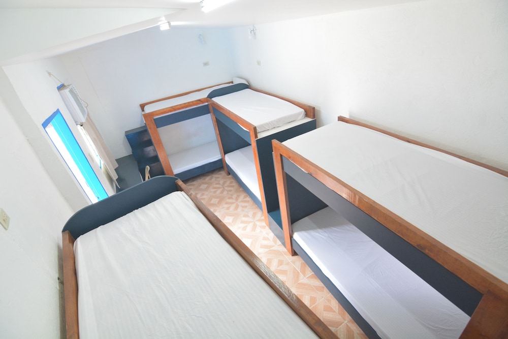 Group Room With 8 Beds photo 2