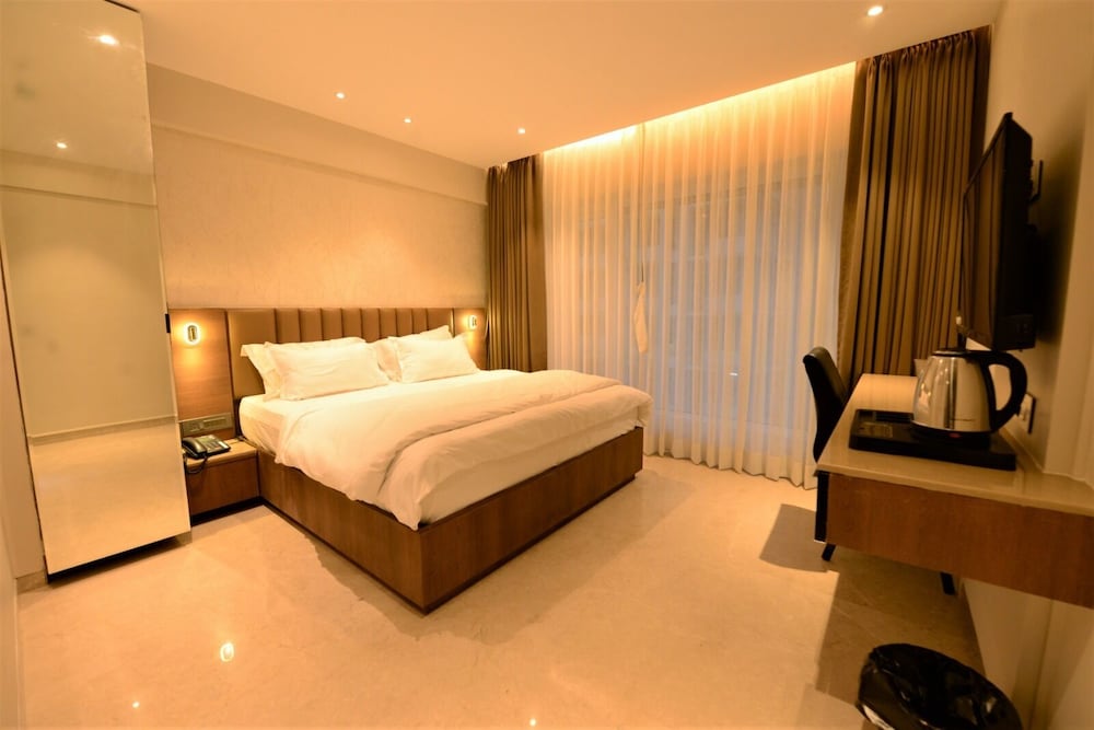 Deluxe Room, 1 Queen Bed