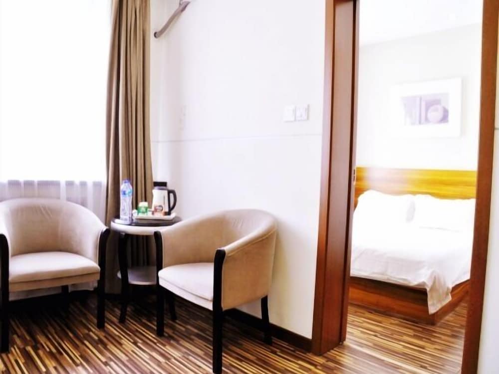Business Suite (A) photo 2