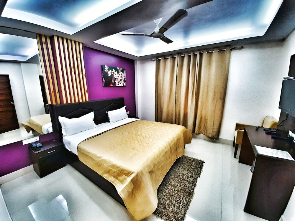 Deluxe Room - Photo 14