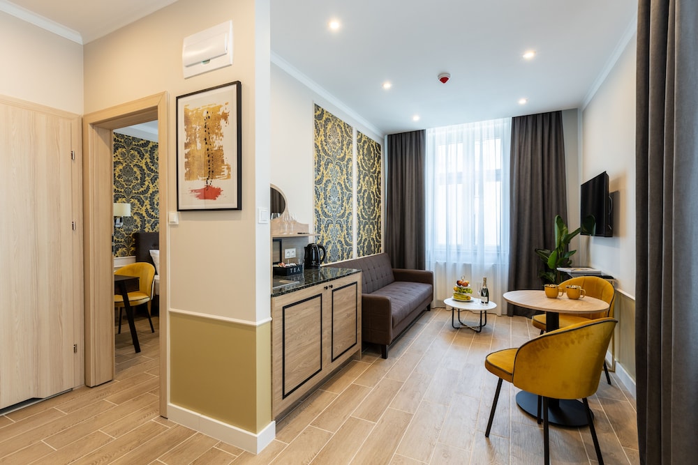 Deluxe Triple Room - Photo 3