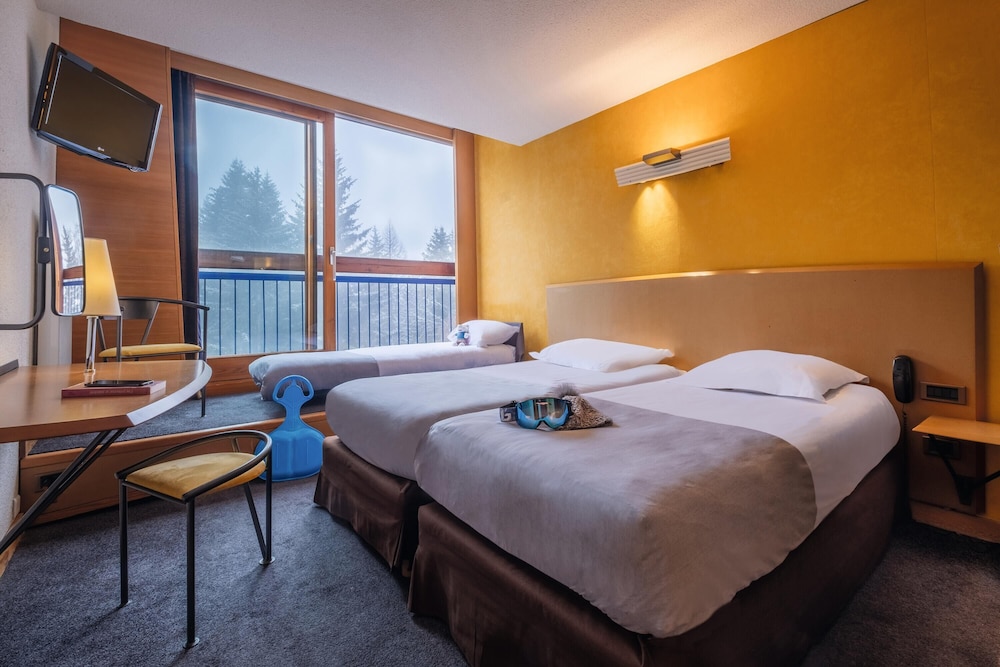 Classic Triple Room, 1 Bedroom, Mountain View photo 1