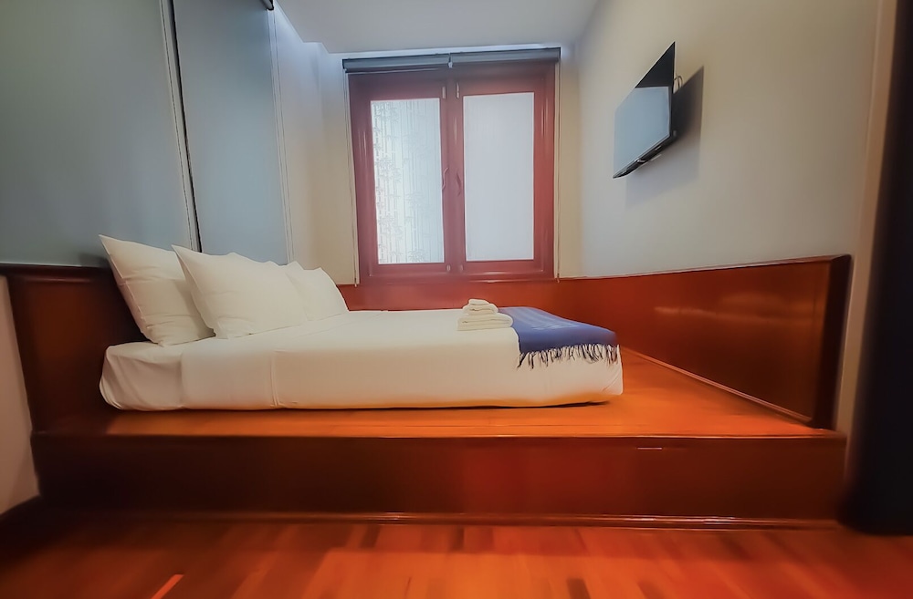 Standard Double or Twin Room - Photo 15