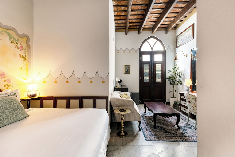 GARDEN SUITE