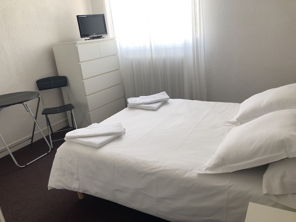 Standard Double Room, Private Bathroom photo 2
