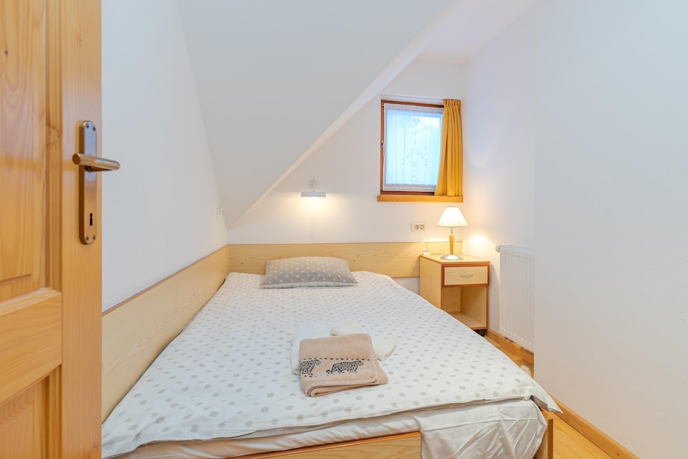 Family House, Multiple Bedrooms, Mountainside (Alpine Retreat Gaja Kranjska Gora) photo 3