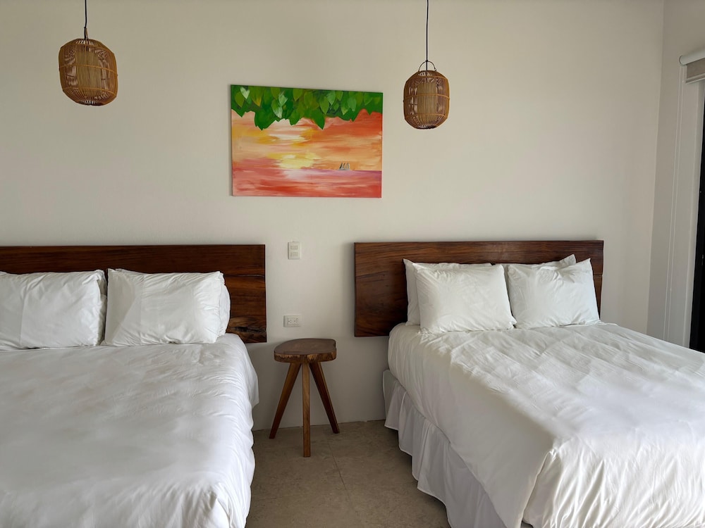Deluxe Room, 2 Queen Beds, Sea View (See Breeze, On the Hill)