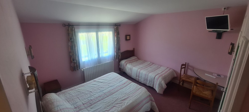 Triple Room, Ensuite photo 1