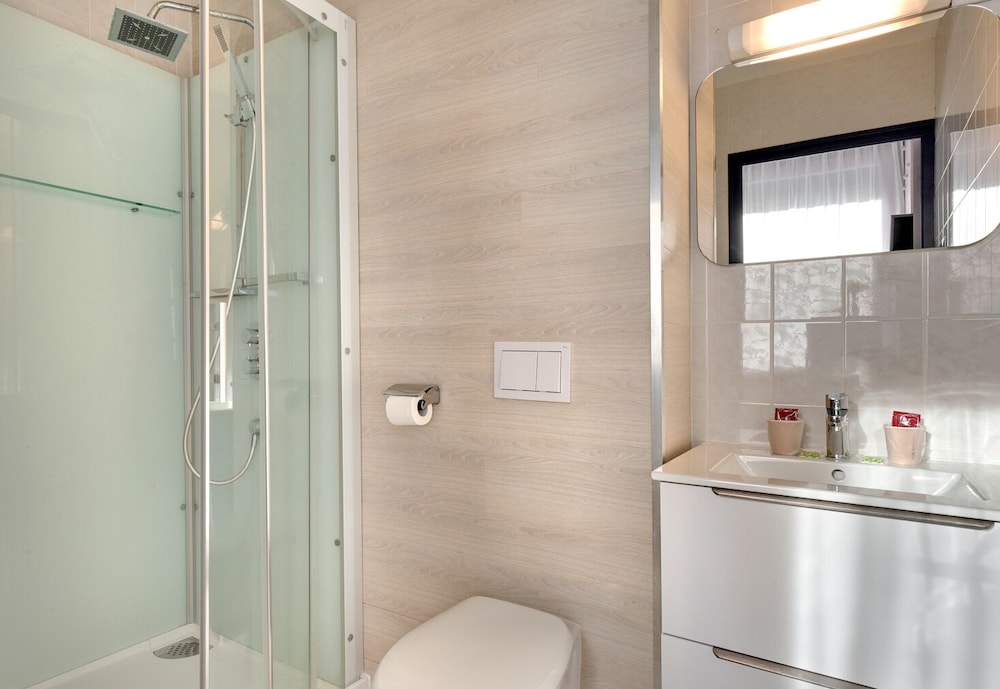 Double Room - Photo 2