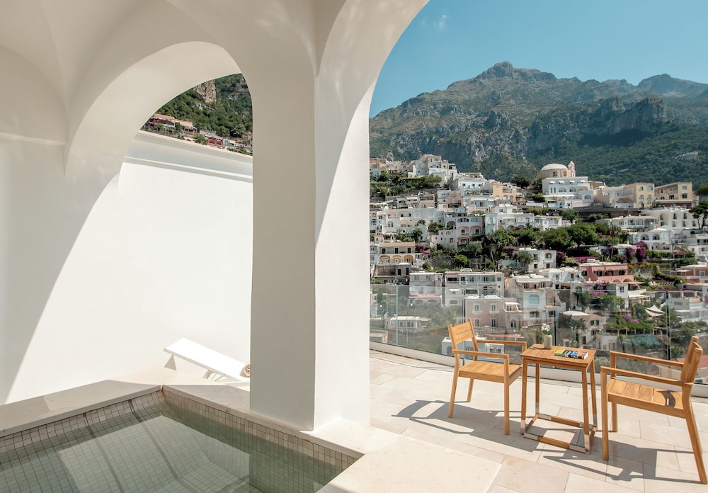 Exclusive Suite, 2 Bedrooms - Photo 4