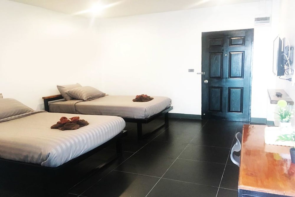 Standard Room, 2 Twin Beds photo 3