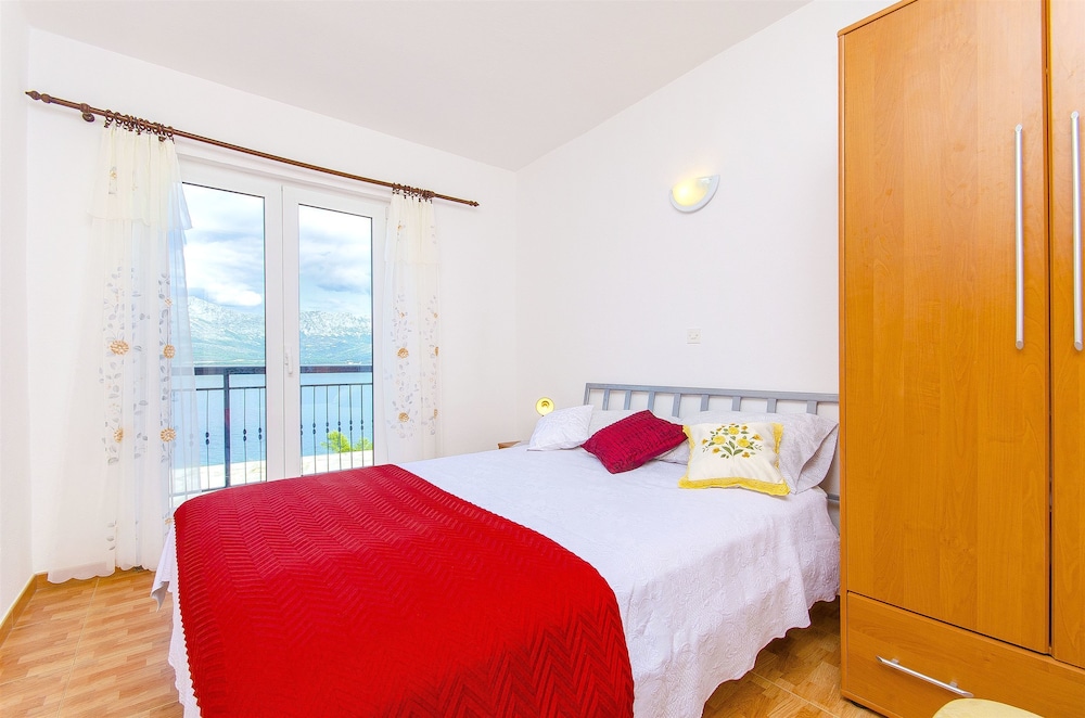 Apartment (A2)