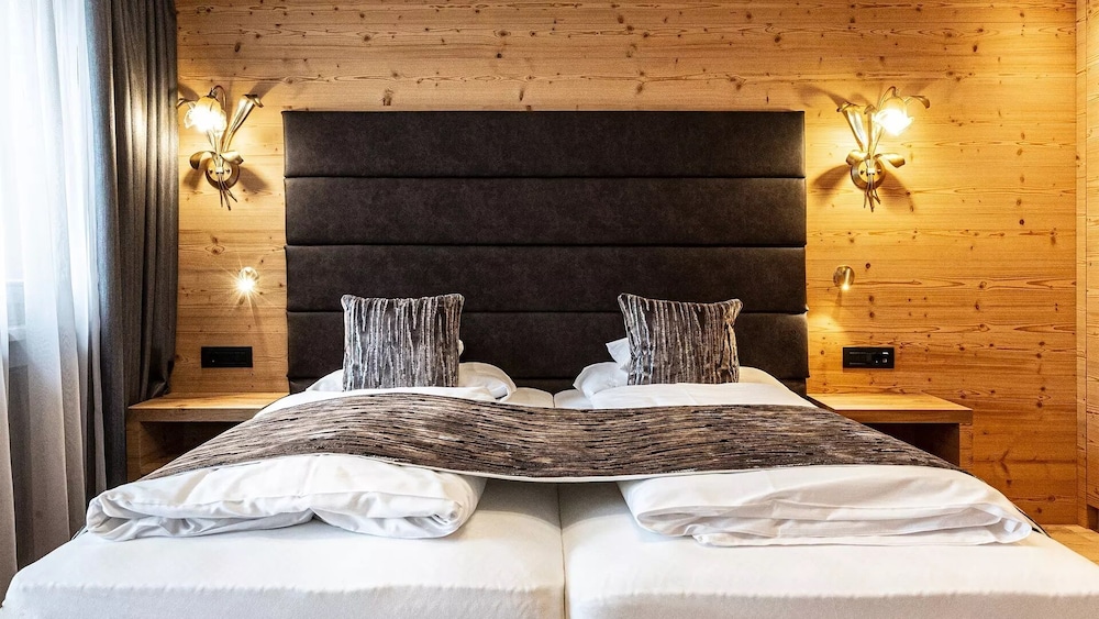 Classic Double or Twin Room, Balcony