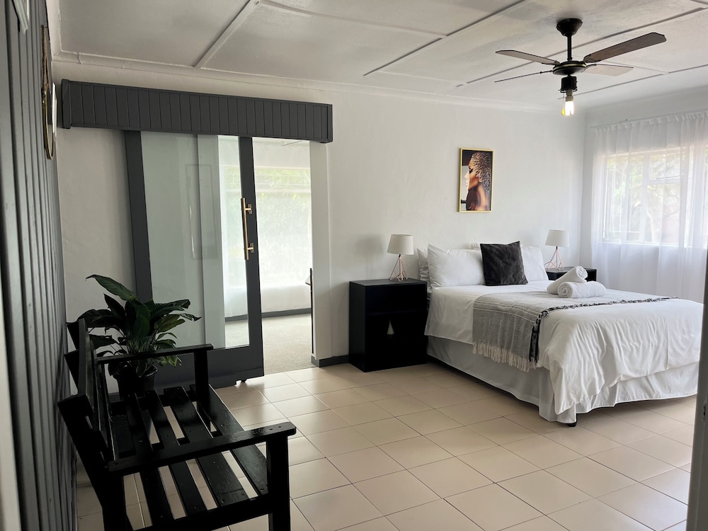 Luxury Villa photo 2