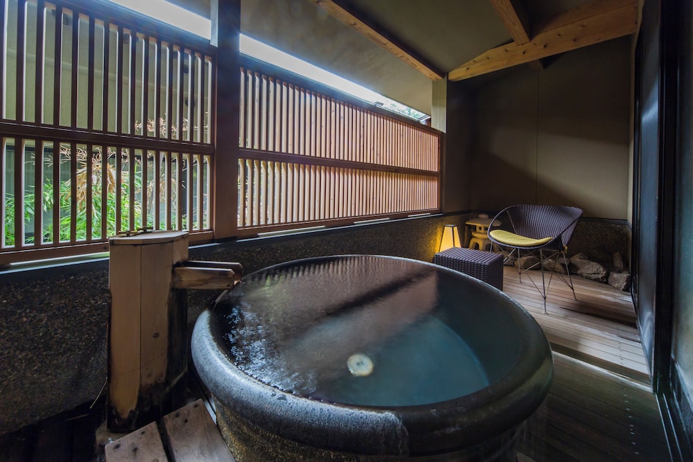 Annex UMI/KAZE - Twin Room with Partial Open-air Hot Spring Bath photo 2