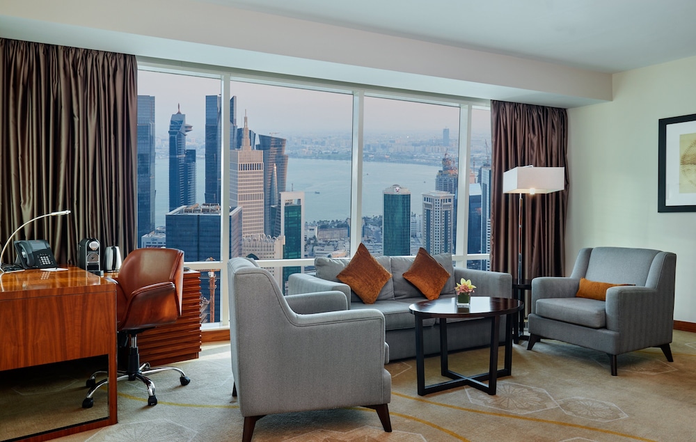 Suite, 1 Bedroom - Photo 1