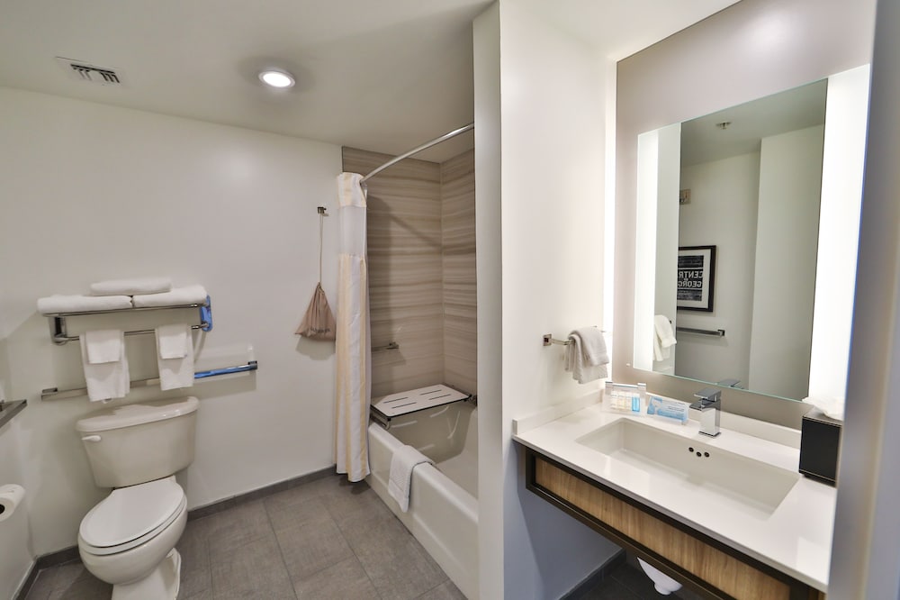 Room, Accessible - Photo 4