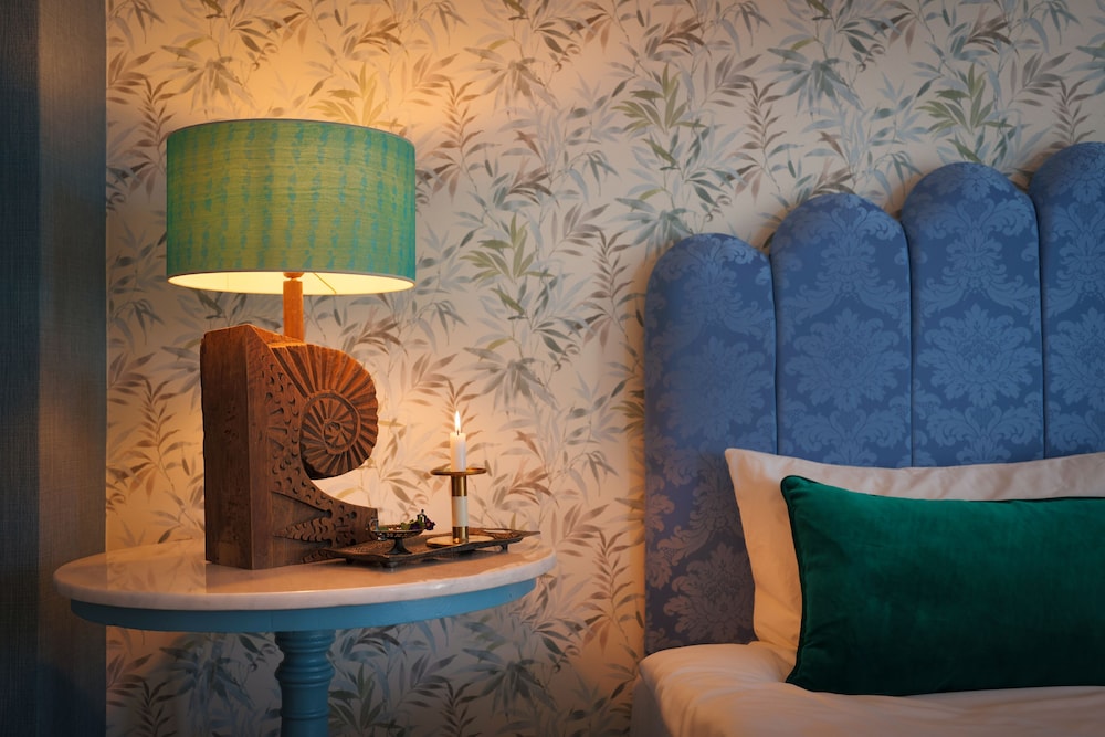Deluxe Room - Photo 9