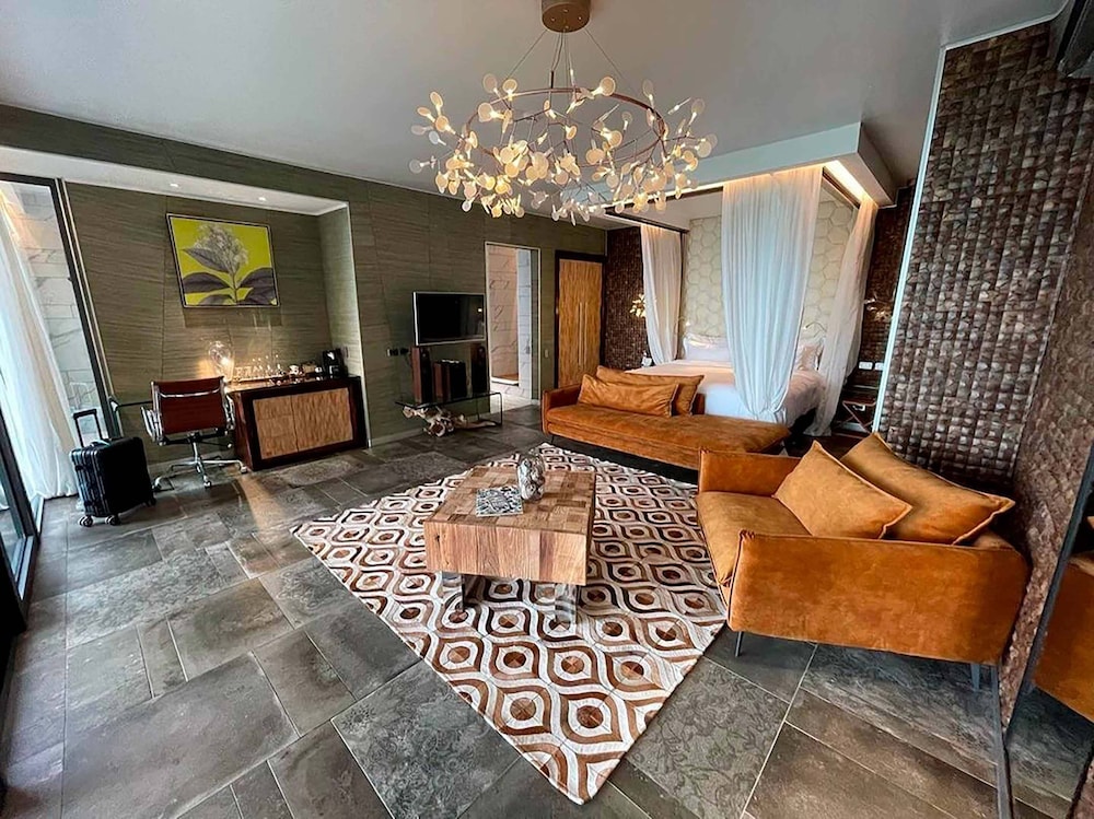 Ocean Club Suite