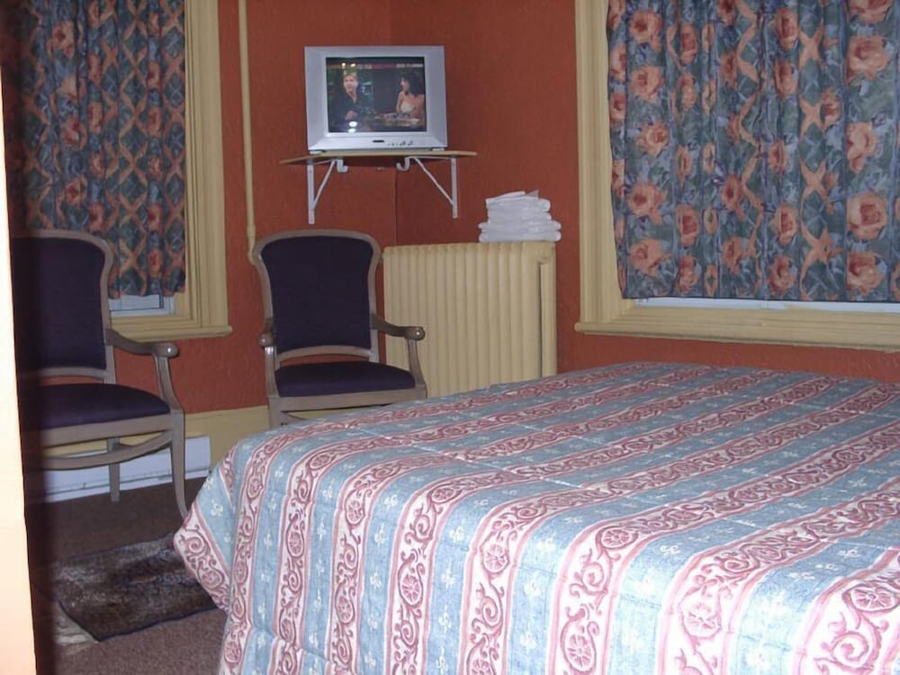 Room, 1 Double Bed, Shared Bathroom