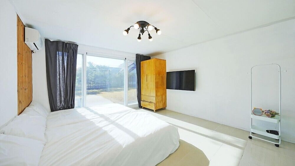 Room (spring) photo 2