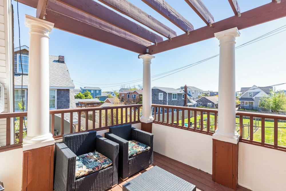 King room balcony photo 1