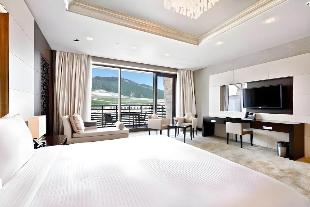 Junior Suite (Plaza View) photo 1