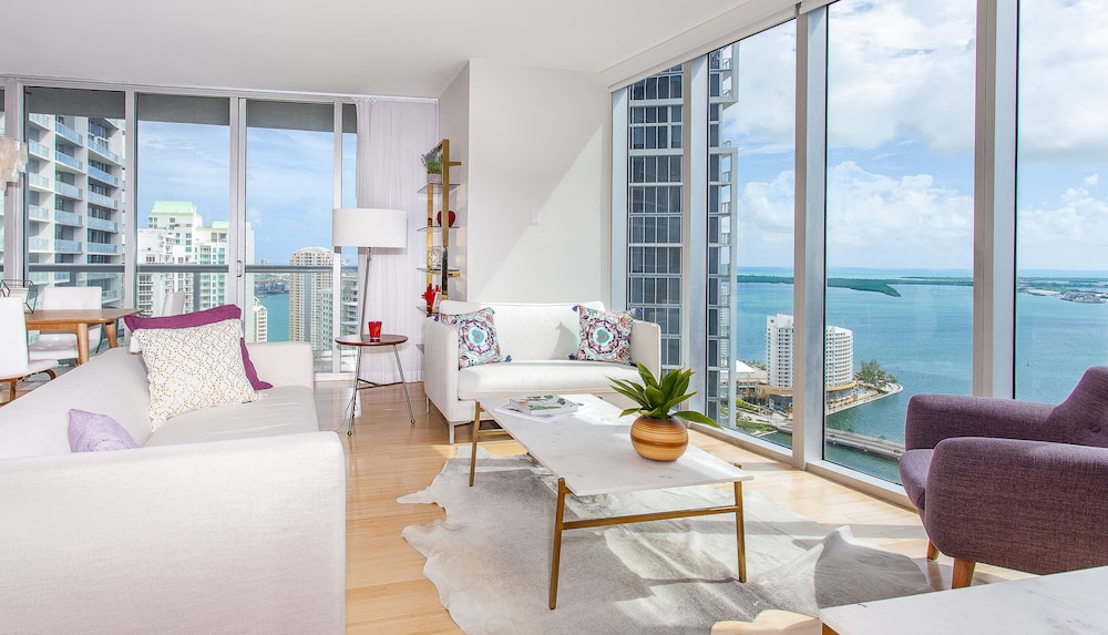 Presidential Corner Apart, 2/2 and Sofa Bed, Ocean View1608