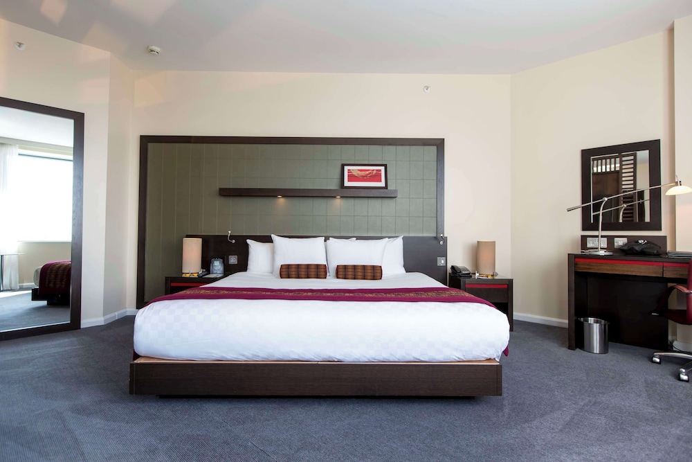 Junior Suite, 1 King Bed photo 3
