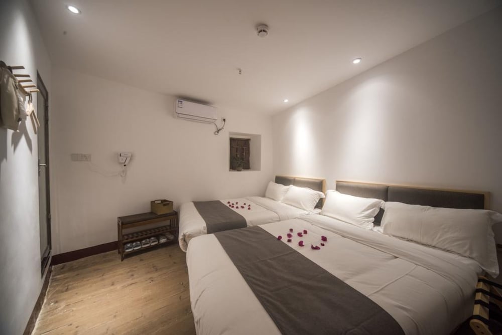 Signature Twin Room