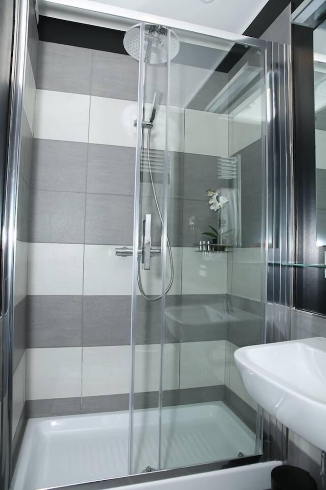 Deluxe Double Room, 1 Bedroom, City View photo 3