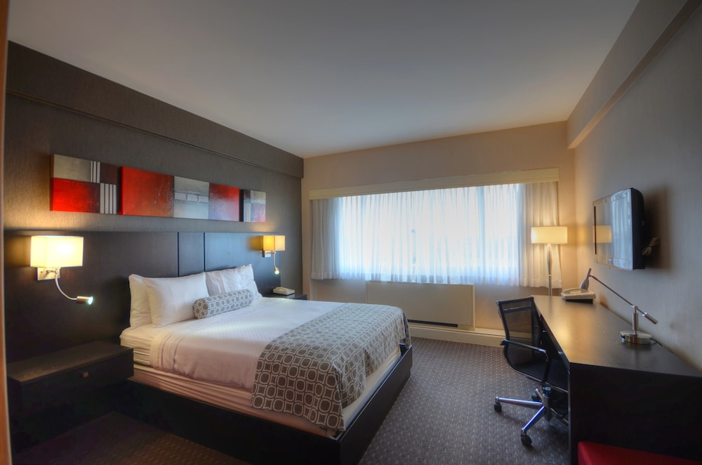 Studio Suite, 1 Queen Bed, Non Smoking photo 3