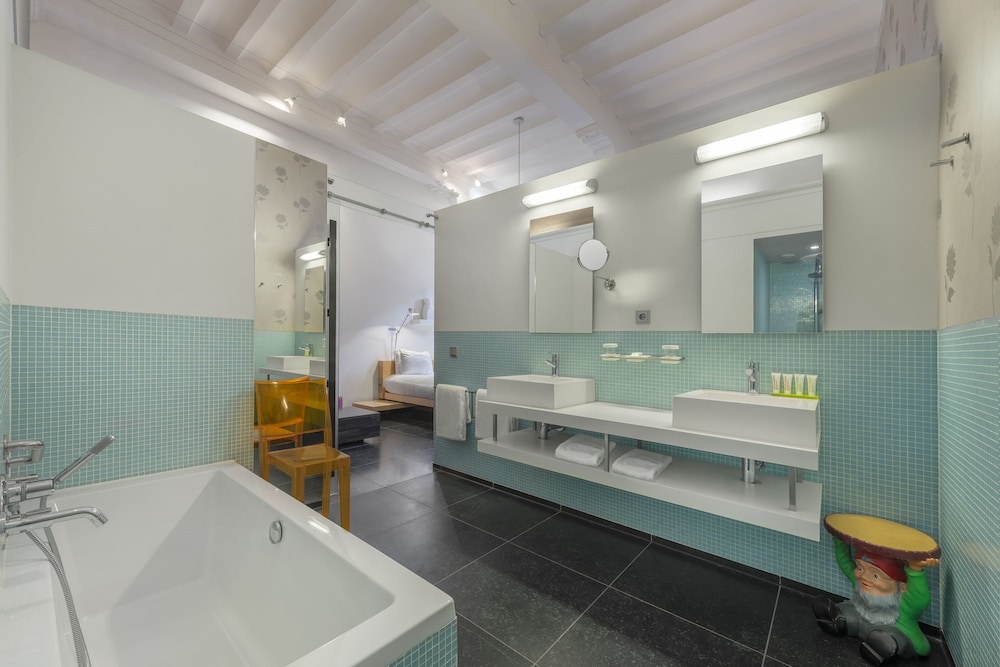 Junior Suite - Photo 12