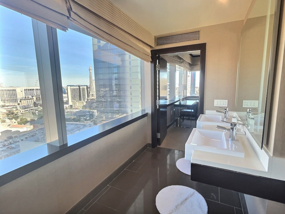 City Corner 1 BR - Photo 19