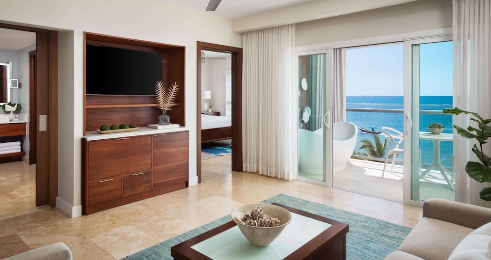 Penthouse, 1 Bedroom, Balcony, Beachfront (Starlight Butler Suite, Soaking Tub)